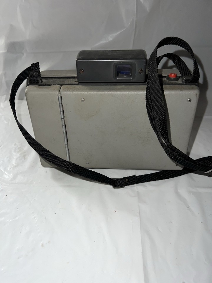Polaroïd Land Camera Automatic 210 – Appareil Photo Vintage – Non Testé