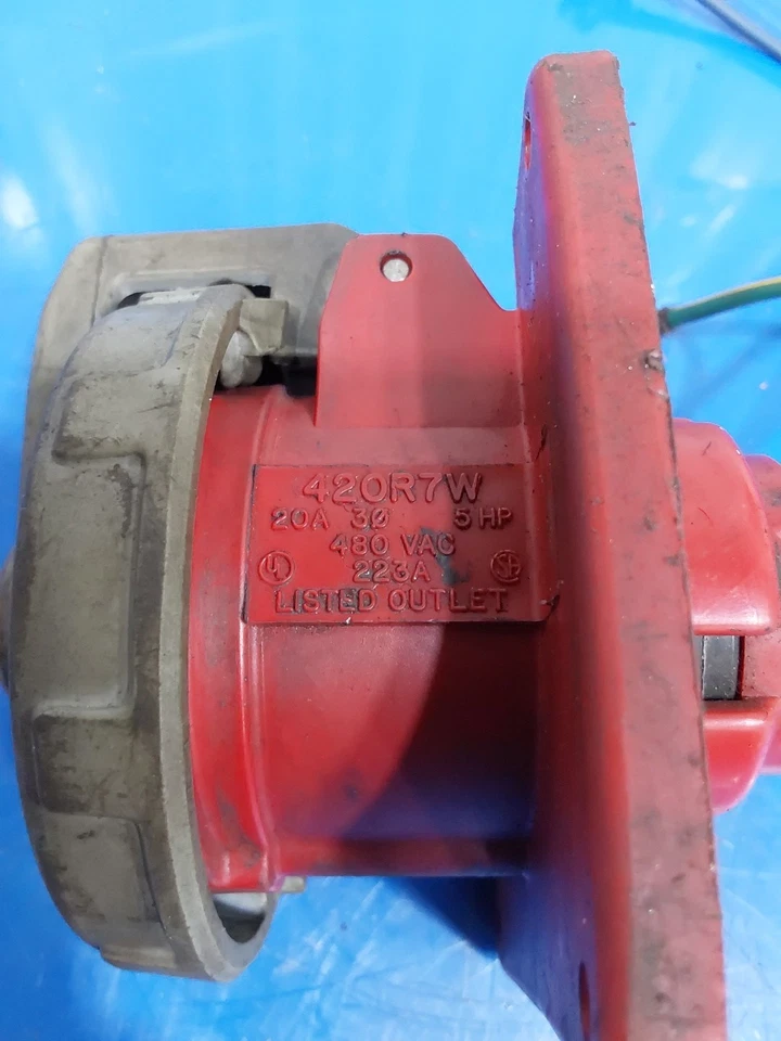 Hubbell 420R7W Pin & Sleeve Receptacle - Image 2 of 4