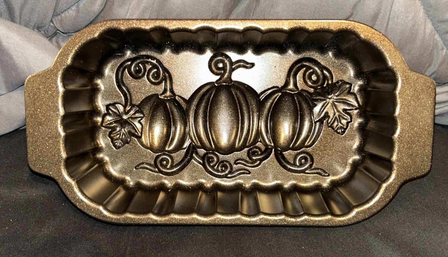 Nordic Ware Pumpkin Loaf Pan Cast Aluminum Fall Baking Mold USA