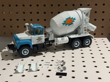 1st First Gear 1/34 Mack R Model Mixer Truck ...