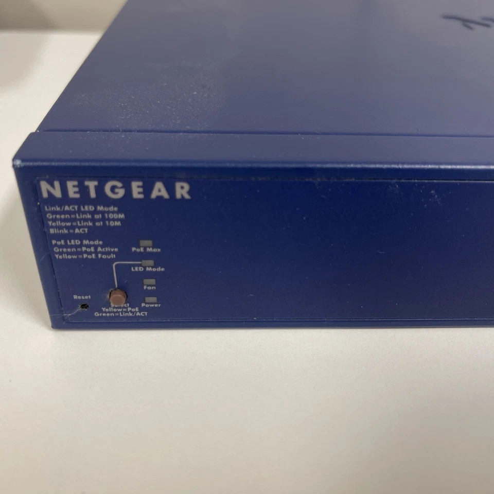 Netgear ProSafe 24+4 Smart Switch with Poe FS728TPV2 - Image 4 of 4