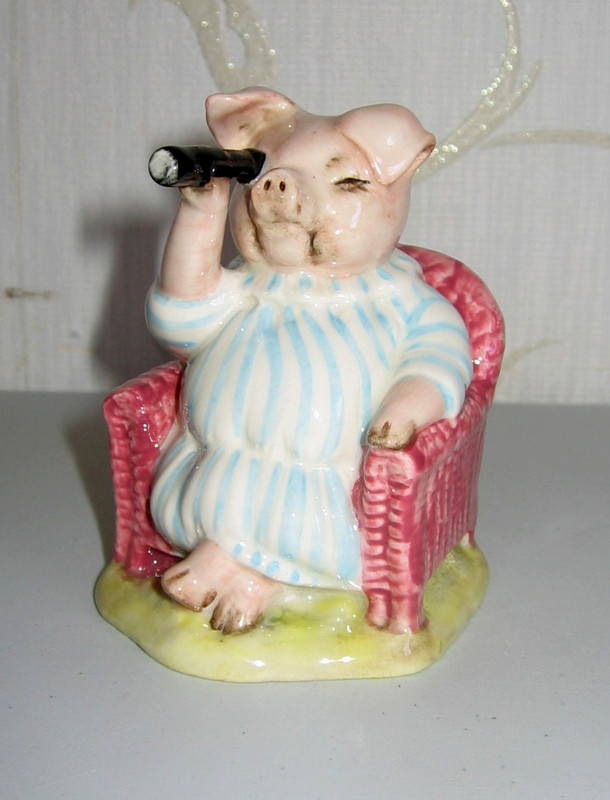 LITTLE PIG ROBINSON SPYING - Beatrix Potter - 1989 Royal Albert - MINT