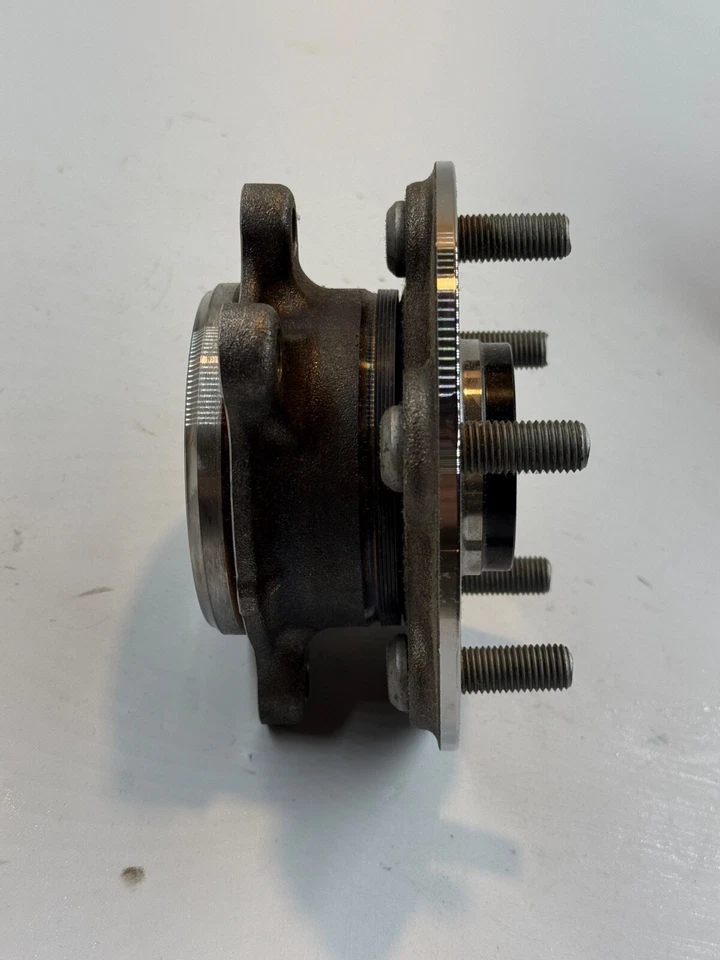 Conjunto de buje de cojinete de rueda SKF BR931108 19-24 Toyota Camry Avalon Lexus ES350 Foto 4 de 4