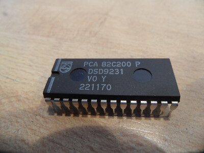 IC ICs  Philips PCA 82C200 P DSD9231 V0 Y  221170  28 PIN  Microprocessor