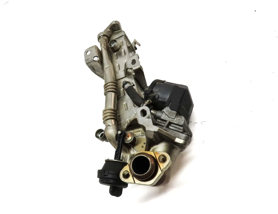 BMW 328i (F30) 2014-2018 2,0 L N47T motor turbo diésel intercooler EGR Foto 3 de 4