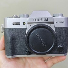 Fujifilm X-T20 XT20 24.3MP Mirrorless Digital Camera Body 95 New W/Accessories