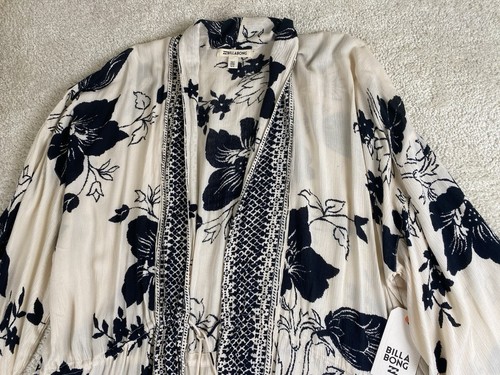 BILLABONG Robe Cover Up WOMENS M Floral Hawaiian Beige Black Kimono NEW - Picture 2 of 13