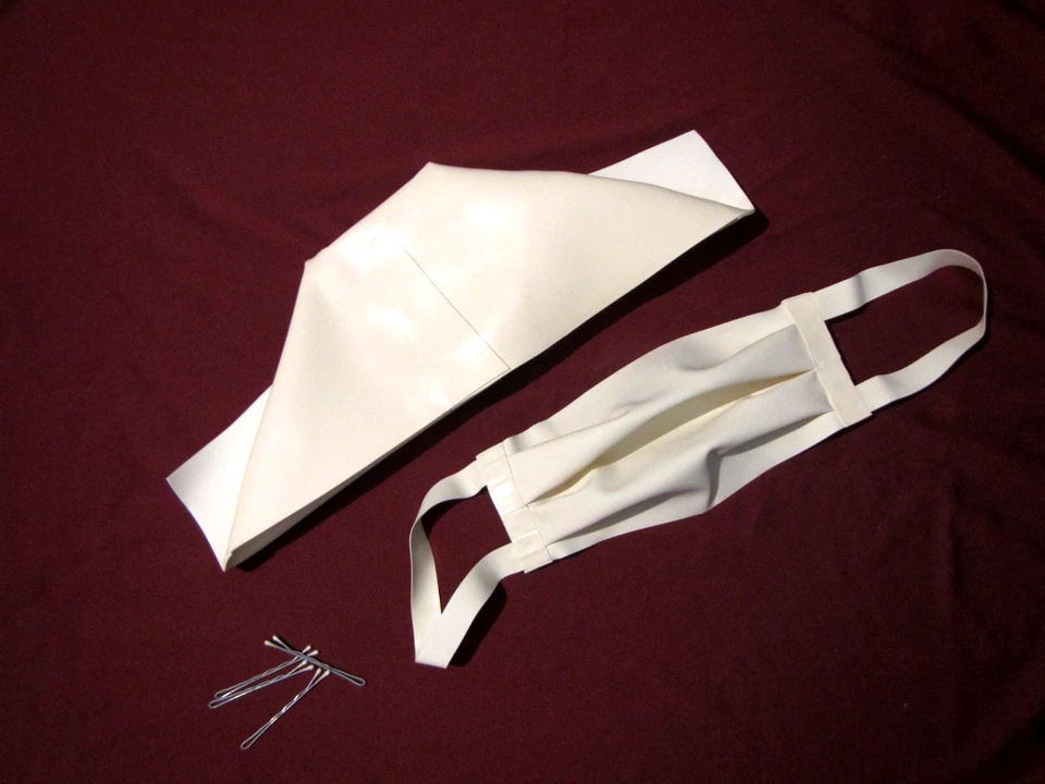 白色和黑色乳胶复古护士帽和医用面罩带十字架套装 — 第 4/4 张图片