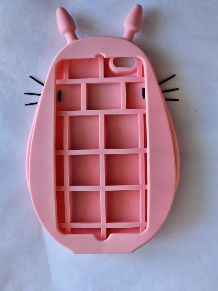 Funda iPhone Totoro Rosa - iPhone 6 - En Excelente Estado Foto 2 de 3
