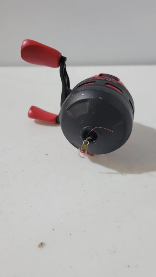 Shakespeare Ugly Stik Hi-Lite Spincast Reel Red - Image 3 of 4