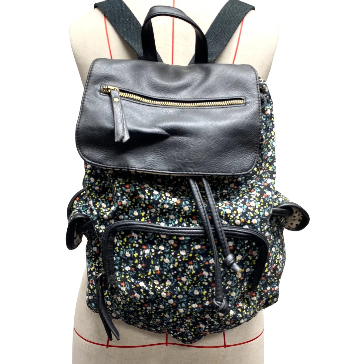 NWT Madden Girl Backpack Metallic Gold Quilted Drawstring Shiny Black Zip Straps Steve Madden Black Quilted Backpack Gold | Mercari main image 3