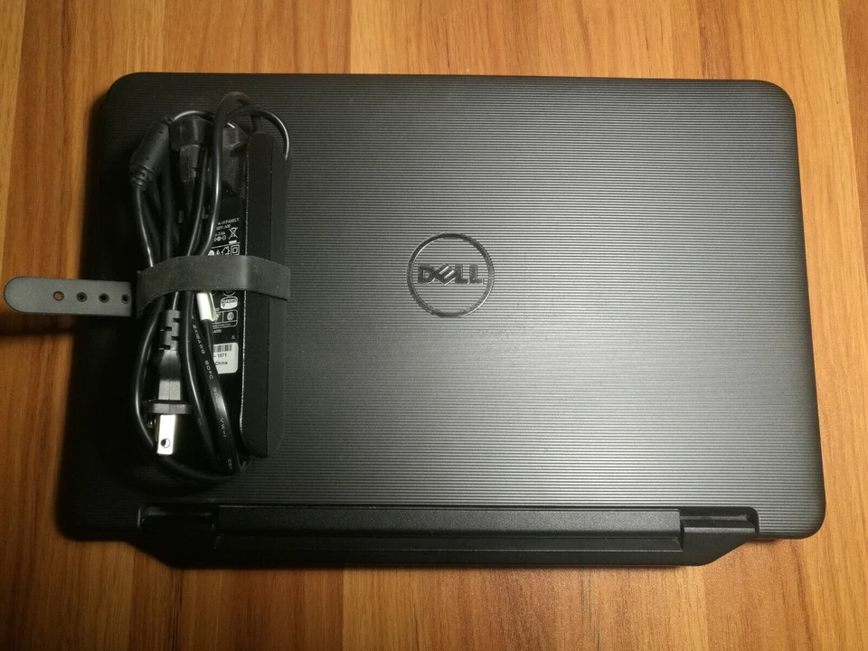 Notebook Dell Vostro 2520 Core i3-2328M 15,6", Não Funciona, Venda Apenas para Peças! - Imagem 2 de 4