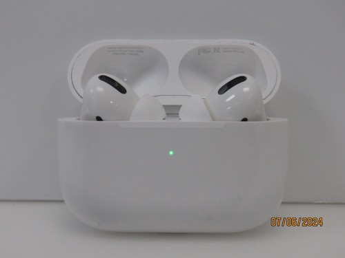 Apple AirPods Pro (1st Gen) with MagSafe Wireless Charging Case - WHITE