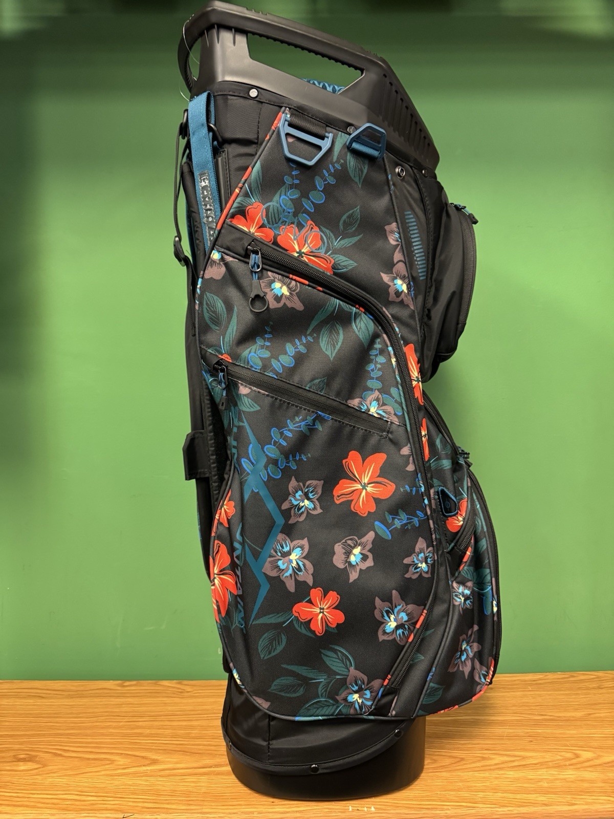 Diva Women’s 2024 Cart Bag, Black/White – Sun Mountain Golf
