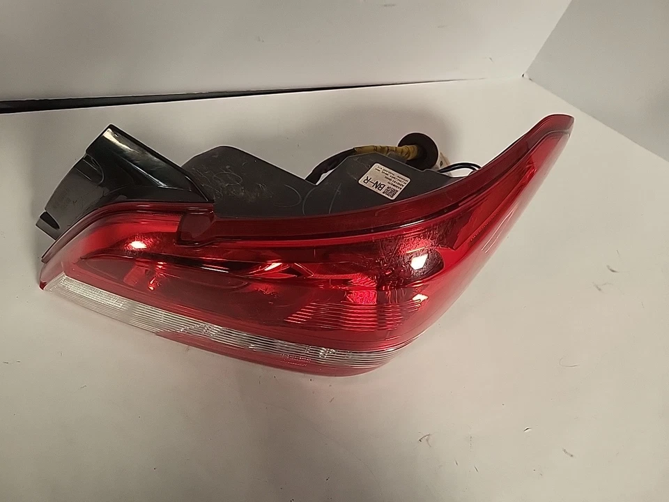 2017 2018 2019 MITSUBISHI MIRAGE LEFT DRIVER LH SIDE TAIL LIGHT L117584. P3 - Image 4 of 4