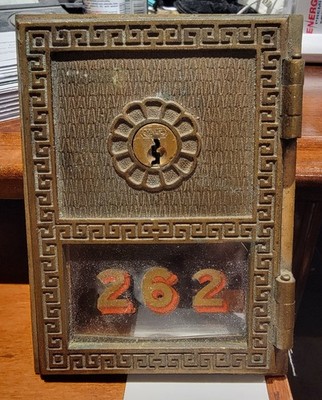 YALE 31 Antique Bronze Post Office Box Door with Key