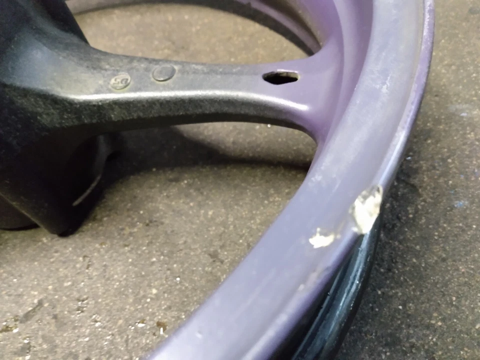 2005-2008 GSXR 1000 2006-2007 600 750 OEM FRONT WHEEL RIM - Image 4 of 4