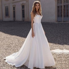Elegant Satin Wedding Dresses Square Neck Appliques Backless Pleated Bridal Gown