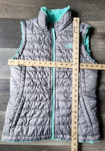 The North Face Girls 550 Goose Down Puffer Vest Size Large Gray Teal Reversible - Picture 6 of 8