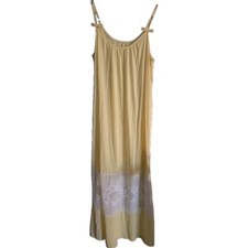HENSON KICKERNICK VINTAGE SMALL YELLOW NYLON NIGHTGOWN WITH LACE PATTERN