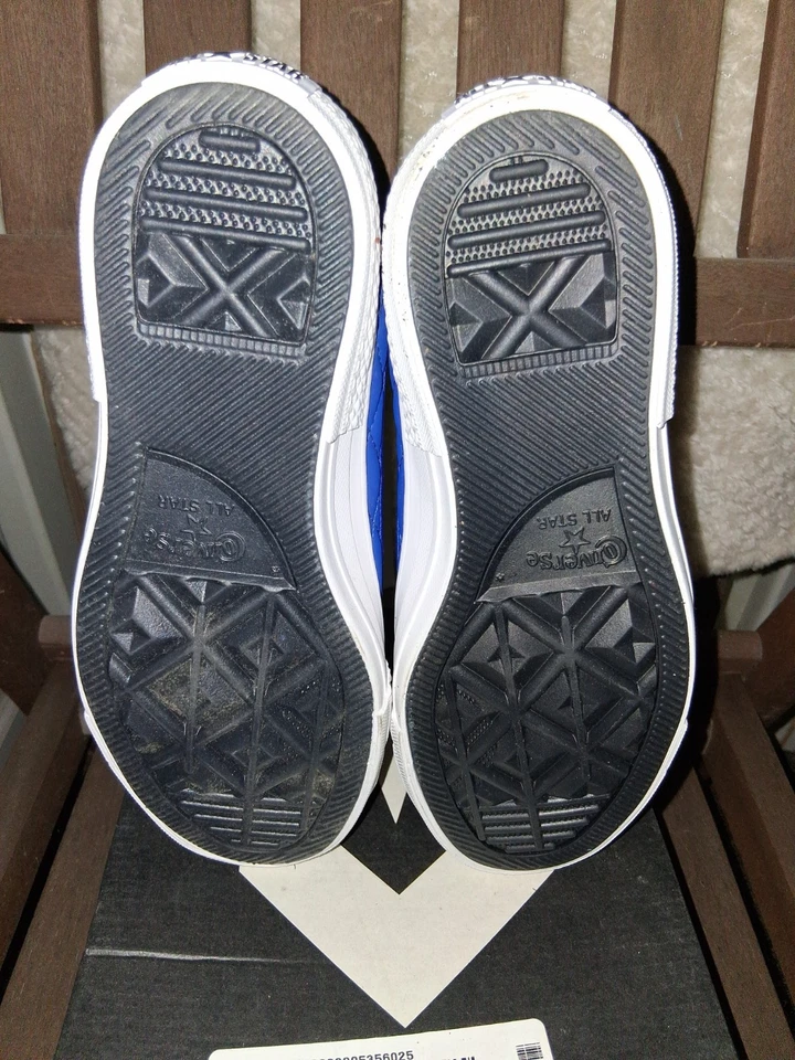 Converse - Zapato Tenis Game ROYAL/Dorado/Blanco, Talla 5, Nuevo En Caja Foto 2 de 4