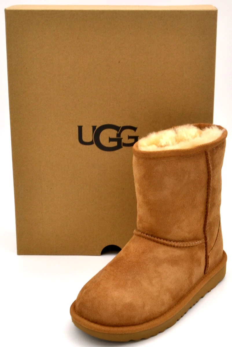UGG Boots Unisex Kids display picture 1