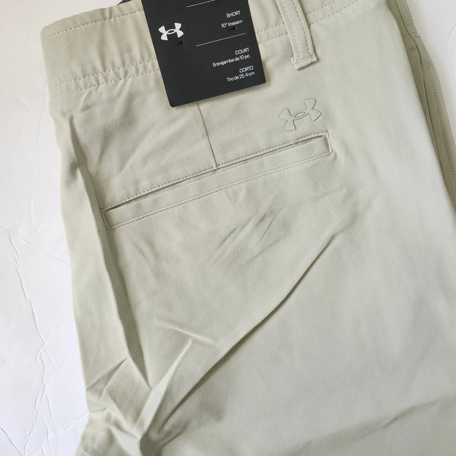 Under Armour Mens 10" Golf Shorts Lightweight Wicking Stretch Flexible Pockets
Opens in a new window