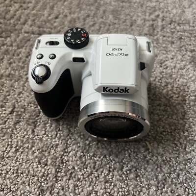 Kodak PIXPRO Astro Zoom AZ421 16 MP Digital Camera White