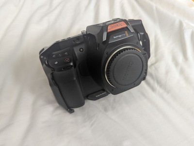 Blackmagic Pocket Cinema Camera 6K Pro Body, Smallrig Cage, 2 batteries, charger