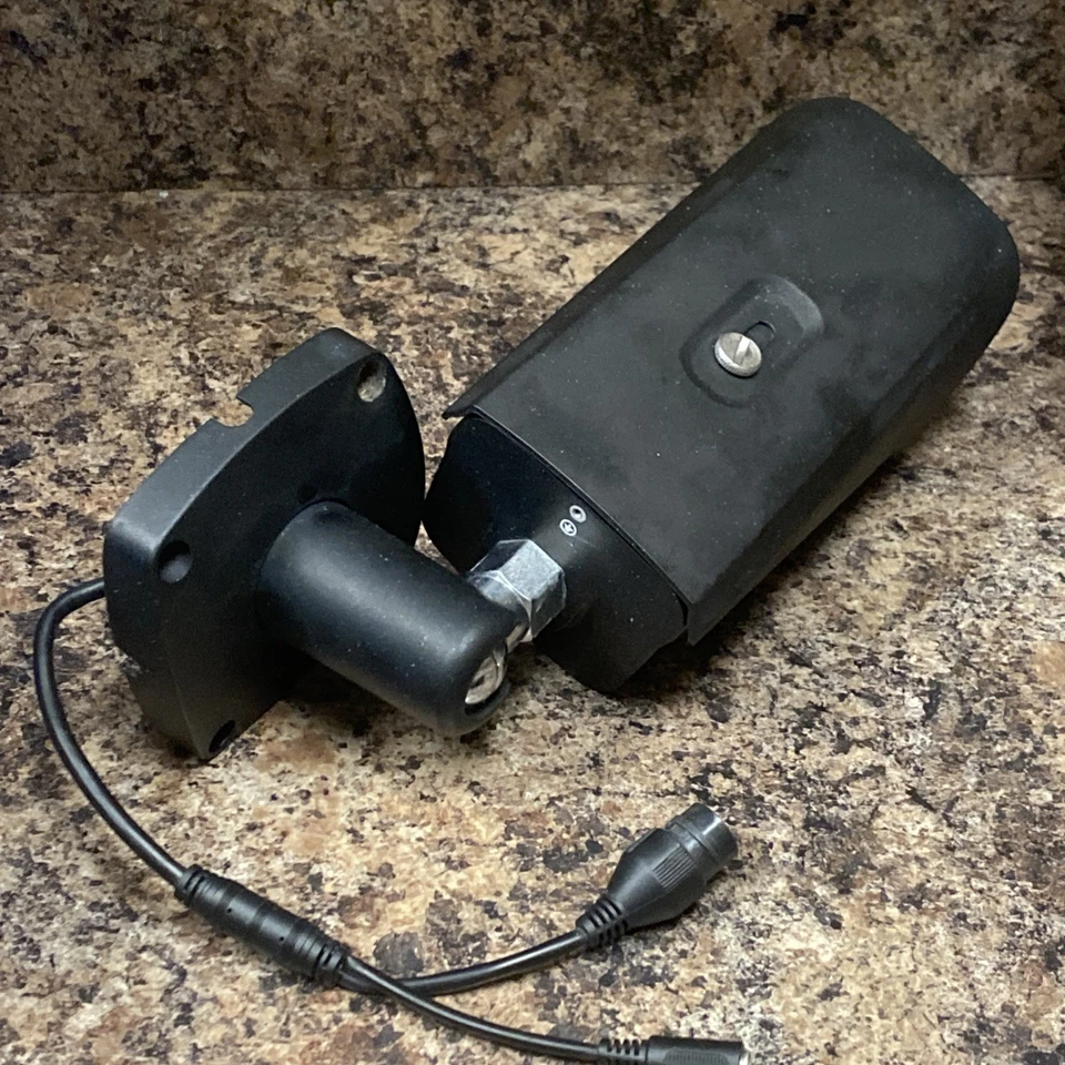 Lorex LNB8973-C~4K Nocturnal Motorized Varifocal Zoom Security Camera (Used) - Image 2 of 4