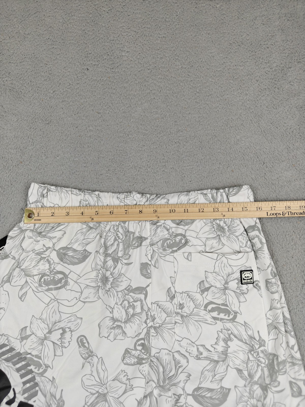 Ecko Unltd Shorts Mens Medium White Gray Floral Stretch Drawstring EO12N164T