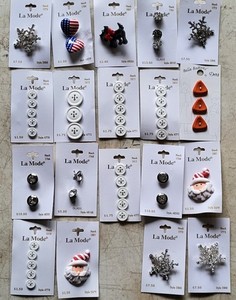 19 New La Mode Sewing Buttons Assorted Styles
