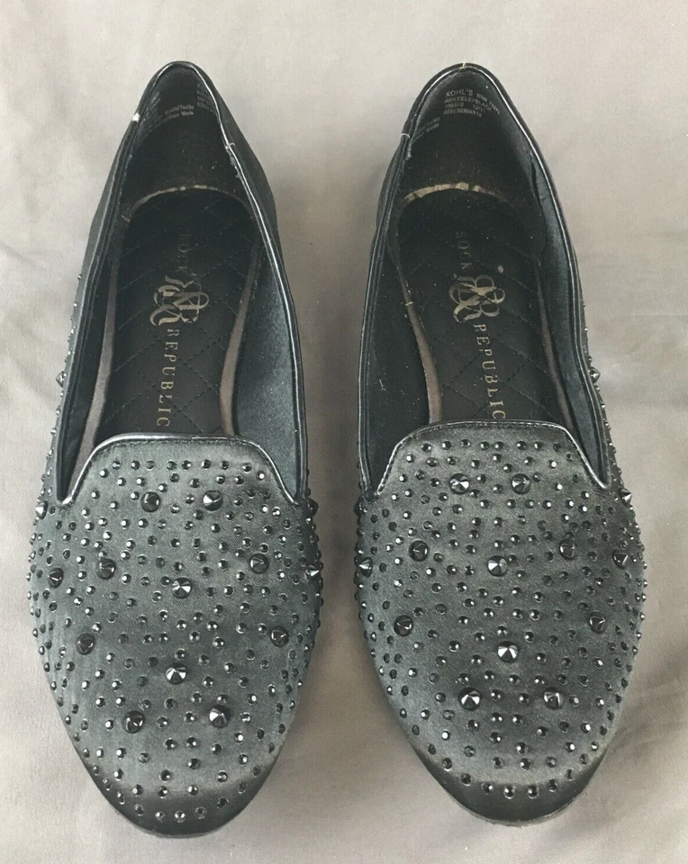 Zapatos planos mocasines Rock & Republic RR Keeley negros con tachuelas para mujer talla 9 Foto 2 de 4