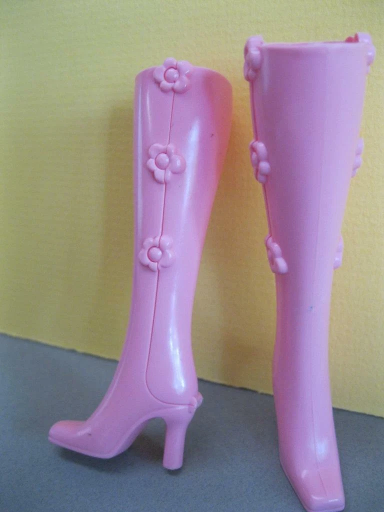 Barbie pink hotsell boots