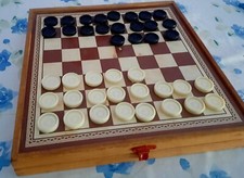 Dame aus Holz mit Plastiksteinen Vintage 90er Jahre