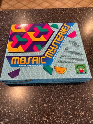 Discovery Toys ''Mosaic Mysteries Pattern Puzzle''