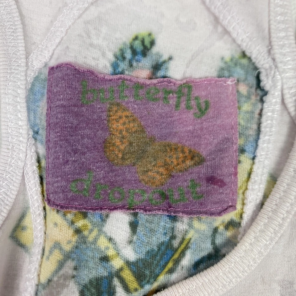 Camiseta sin mangas Butterfly Dropout para mujer talla pequeña con espalda de corredor y gráfico floral de pavo real hecha en EE. UU. Foto 3 de 4