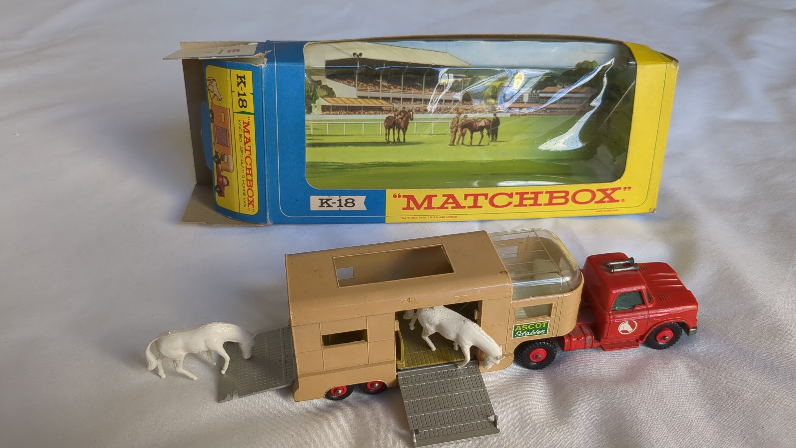Matchbox K-18, Horse Box - Free Price Guide & Review