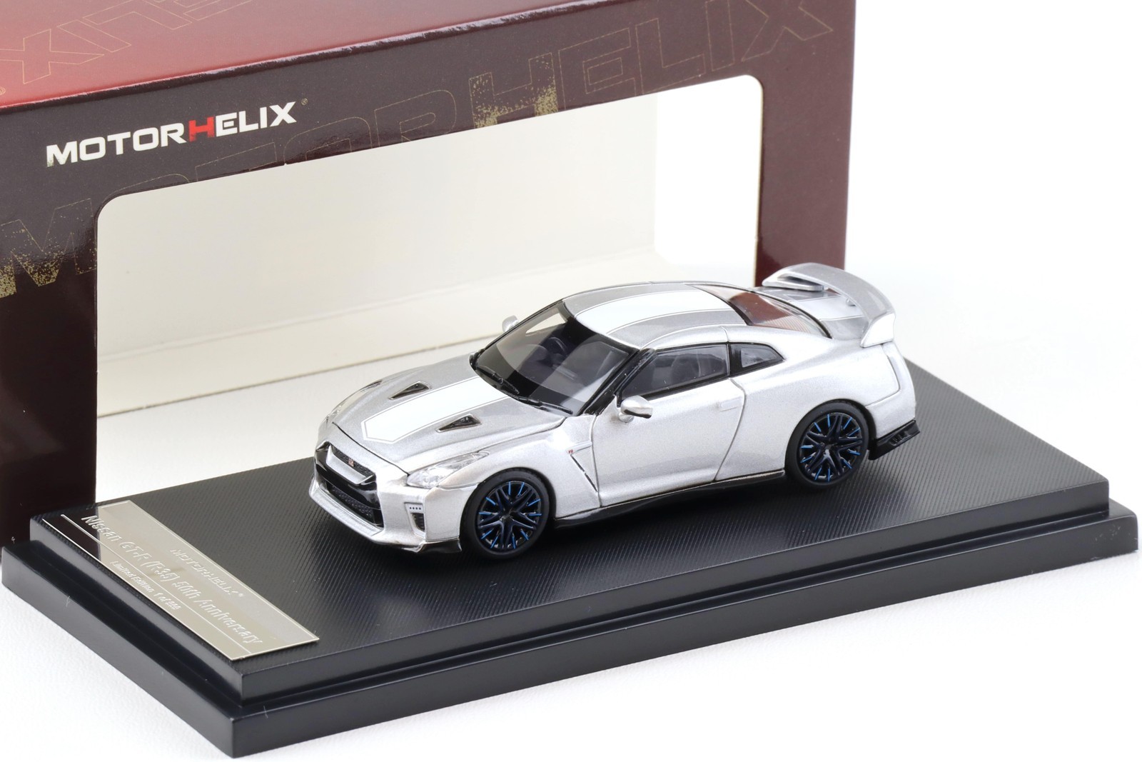 1:64 Motorhelix Nissan GT-R (R35) 50th Anniversary Ultimate Metal Silver M63503