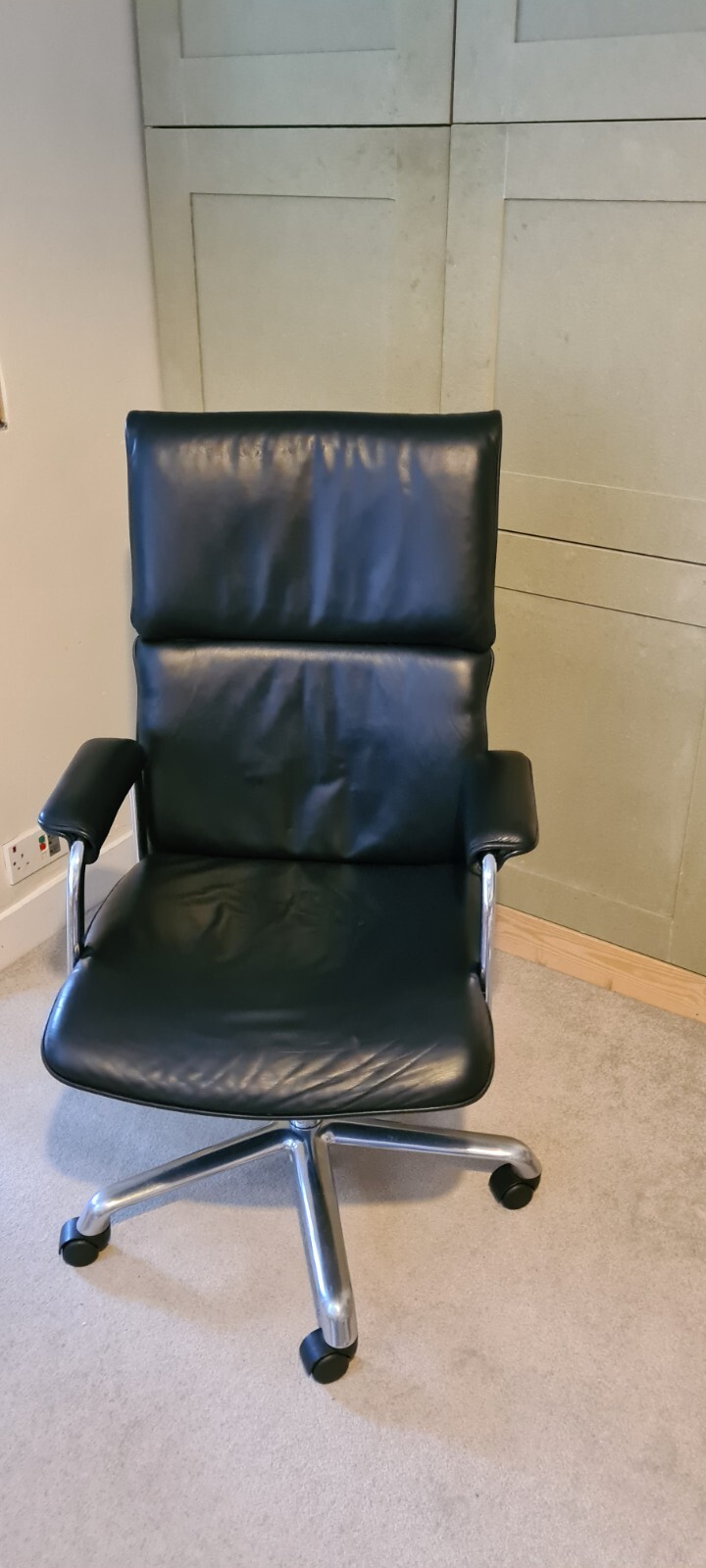 BOSS Design Delphi High Back Leather Executive Office Chair eBay