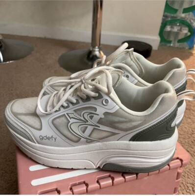Authentic Women's GRAVITY DEFYER ION ATHLETIC SHOES Size 8 