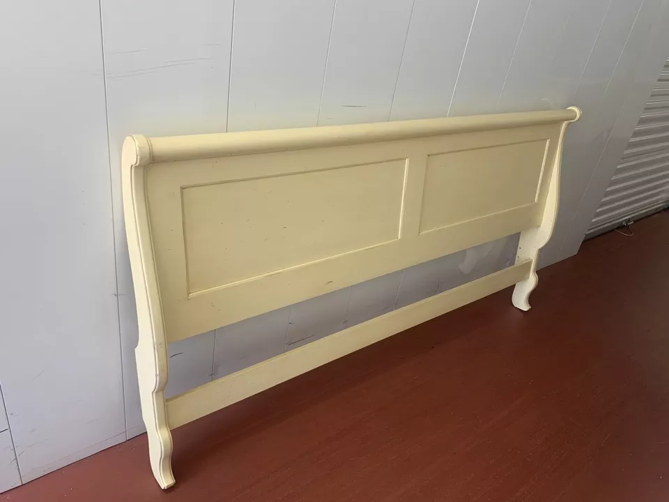 Ethan Allen French Country pickled distressed king size sleigh bed 13-5611 - Image 4 of 4