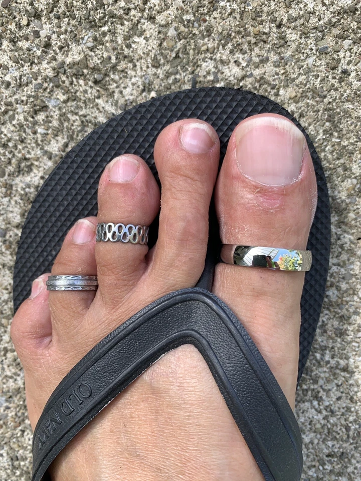 STAINLESS STEEL MENS(WOMENS) 6mm Big Toe Ring Sizes 14-25 - Image 3 of 4