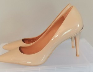 calvin klein caramel pumps
