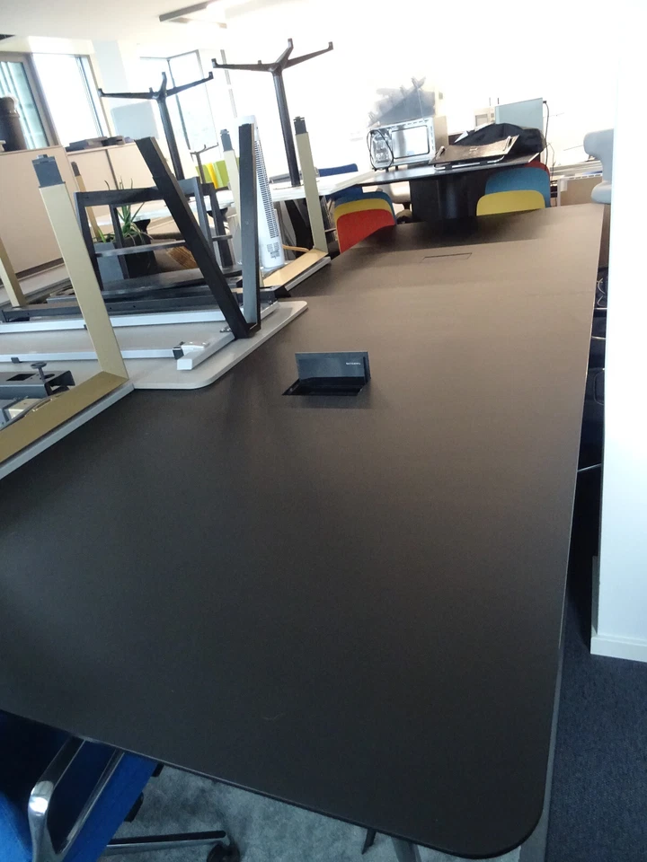 Walter Knoll Keypiece Konferenztisch 400 x 140 mit Steckdosen/USB