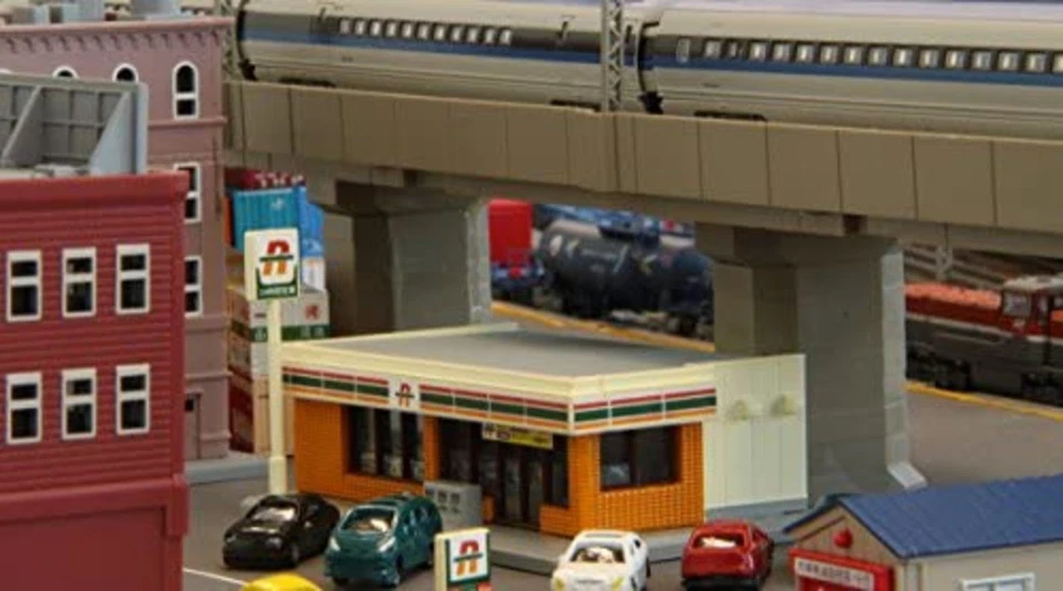 Rokuhan Z Scale S049-1 Train Layout Convenience Store Orange Color F/S w/Track# - Image 3 of 4