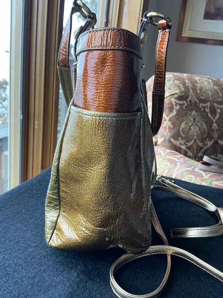 Authentic COACH MADISON Y2K Metallic Gold Patent LEATHER Shoulder Tote w/strap - Image 4 of 4