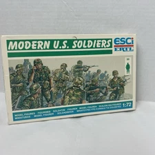 ESCI Ertl Modern U.S. Soldiers Model P-239 Scale 1:72 50 Unpainted Model Figures