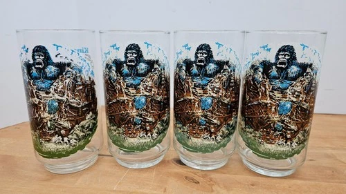 VINTAGE 1976 KING KONG COCA COLA LIMITED EDITION DRINKING SET OF 4