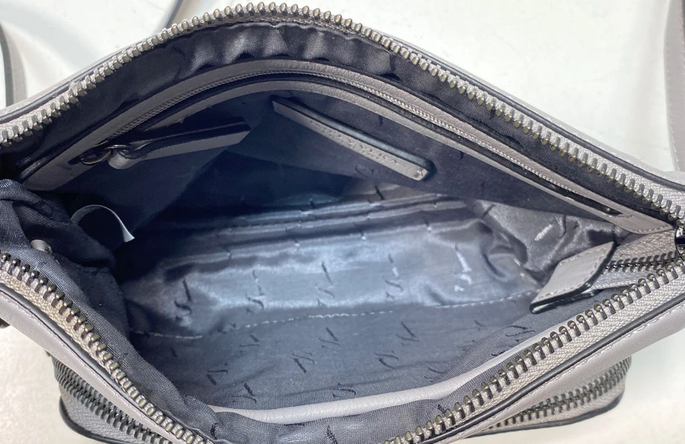 Cartera Bandolera Simply Vera Wang Para Mujer Lavanda Floral Imitación Cuero Foto 4 de 4